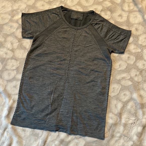 Athleta Tops - Athleta Foothill Seamless Tee Gray Size Small Athletic Activewear